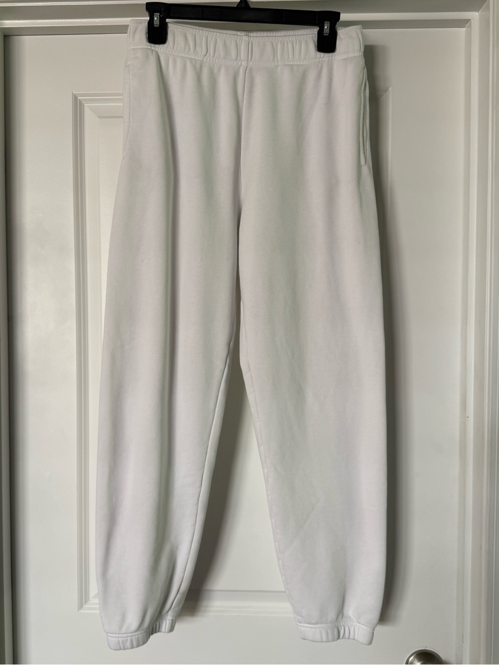 Tna Aritzia White Jogger Sweatpant Size Medium